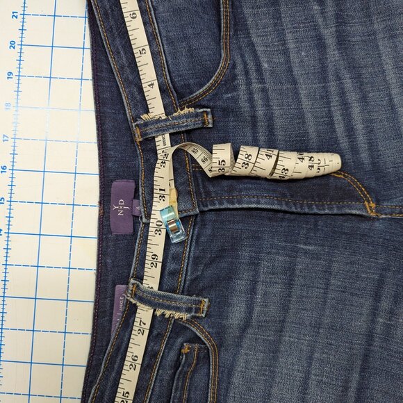 NYDJ Clarissa Ankle Jeans Size 6 Distressed Stretch Blue Jeans Lift and Tuck - Picture 9 of 13